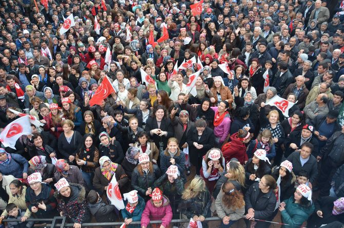 MHP LİDERi DEVLET BAHÇELİ AKHİSARLILAR İLE BULUŞTU